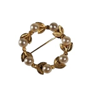 Vintage Pearl Wreath Brooch